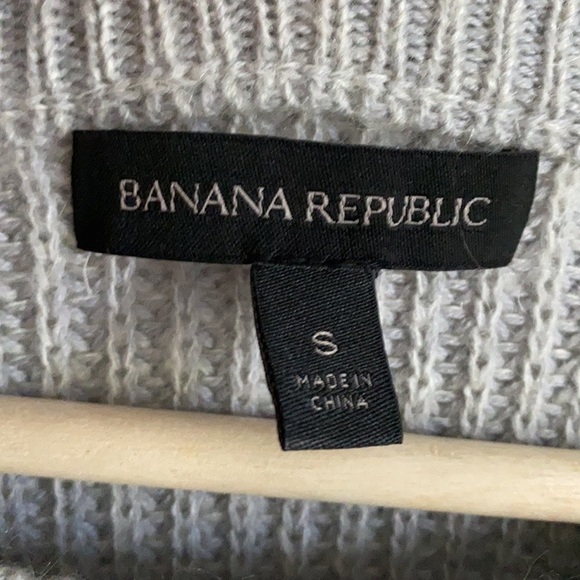 Banana Republic Chunky Knit Cross-Front Crew Neck Wool Blend Gray Sweater - Picture 6 of 7